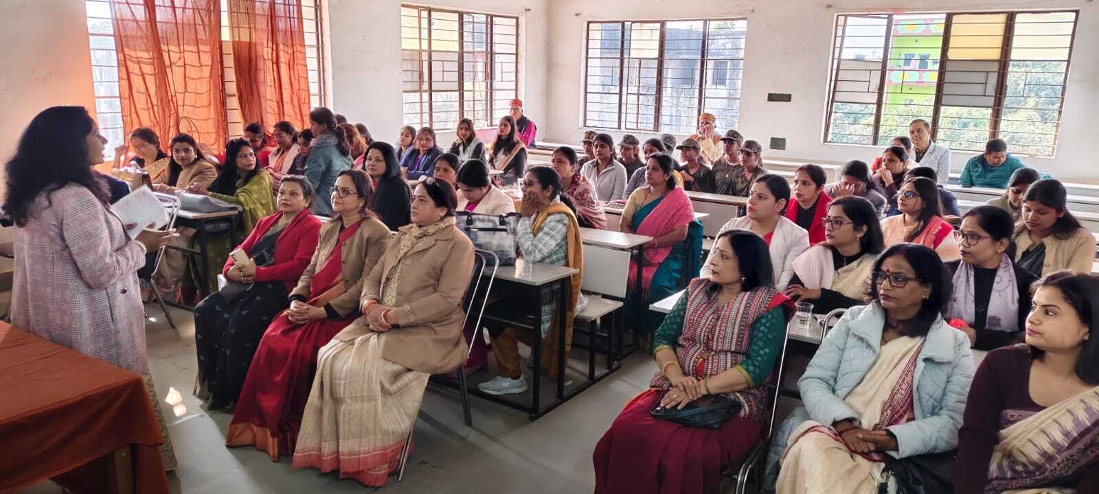 Deoghar News : महिला संसद के अभ्यास सत्र में पक्ष-विपक्ष में दिखी संसदीय गरिमा