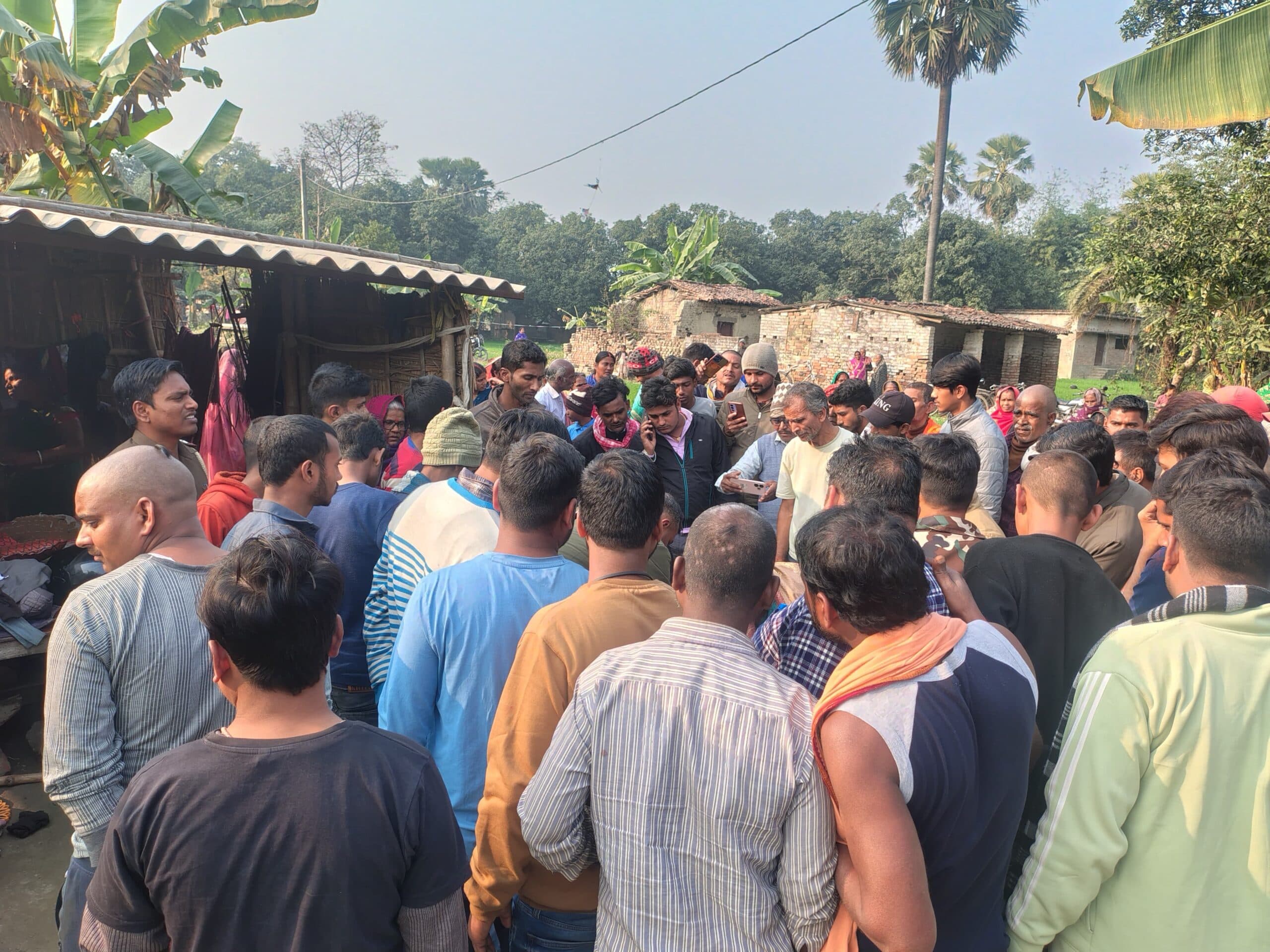 hajipur news. भतीजे ने हसुआ से गर्दन रेतकर की चाचा की हत्या, गिरफ्तार