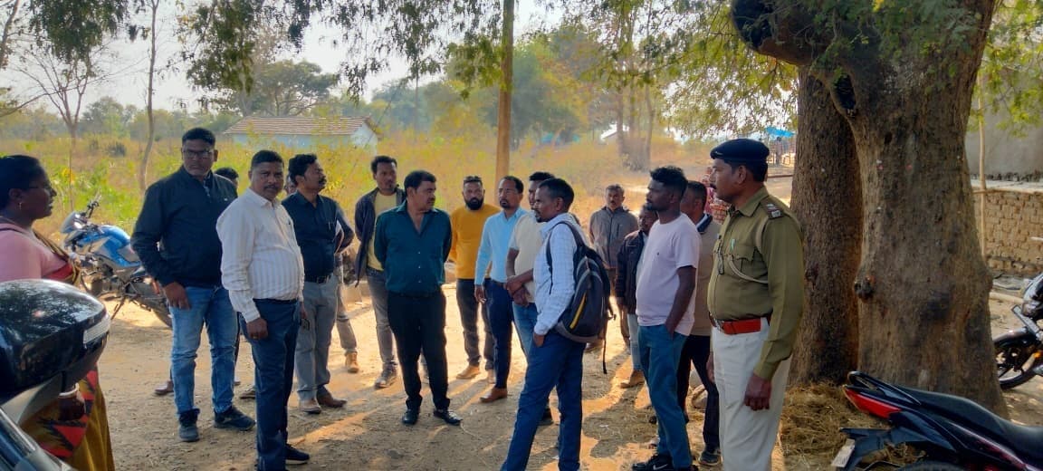 Chaibasa News : क्षेत्र में हाथियों की मौजूदगी, वन विभाग को सतर्कता बरतने के निर्देश