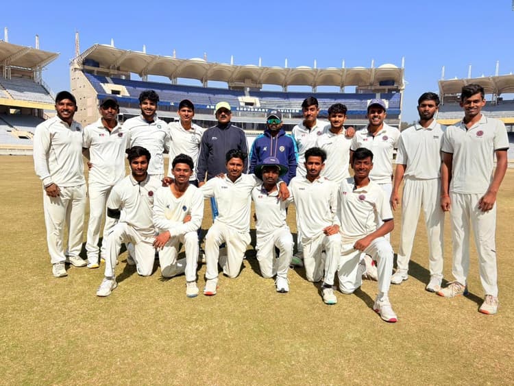 Chaibasa News : पश्चिमी सिंहभूम की लगातार चौथी जीत, सेमीफाइनल में पहुंची