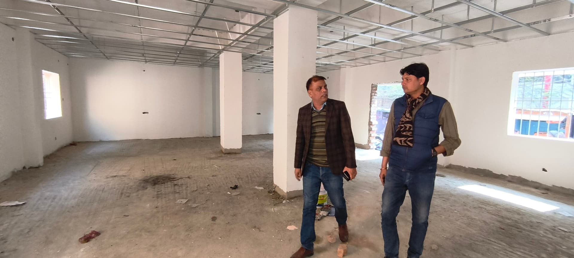 नवादा निबंधन कार्यालय में बन रहा एसी प्रतीक्षालय, गर्मी में मिलेगी राहत