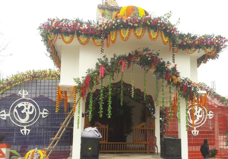 अनुपम व अद्धितीय है कुरसेला बस्ती का मां सरस्वती मंदिर