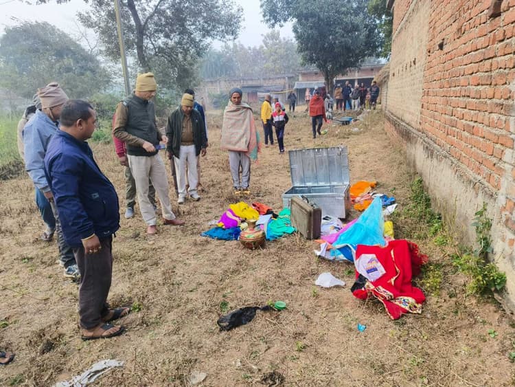 बाघमारी गांव के दो घरों में हुई चोरी