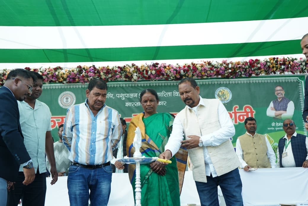 Chaibasa News : कृषि की नयी तकनीकों से किसानों को संबल बना रही सरकार : बिरुवा