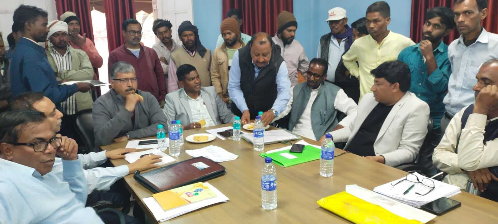 Bokaro News : आउटसोर्स कंपनी में विस्थापितों को रोजगार मुहैया कराने पर सहमति