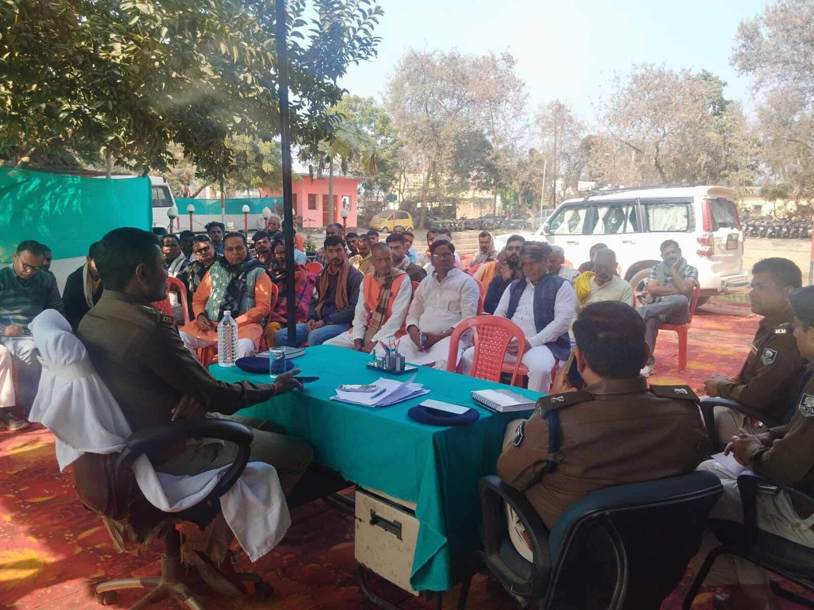 इमादपुर थाने में एसपी के जनता दरबार में जमीन से जुड़े मामले पहुंचे