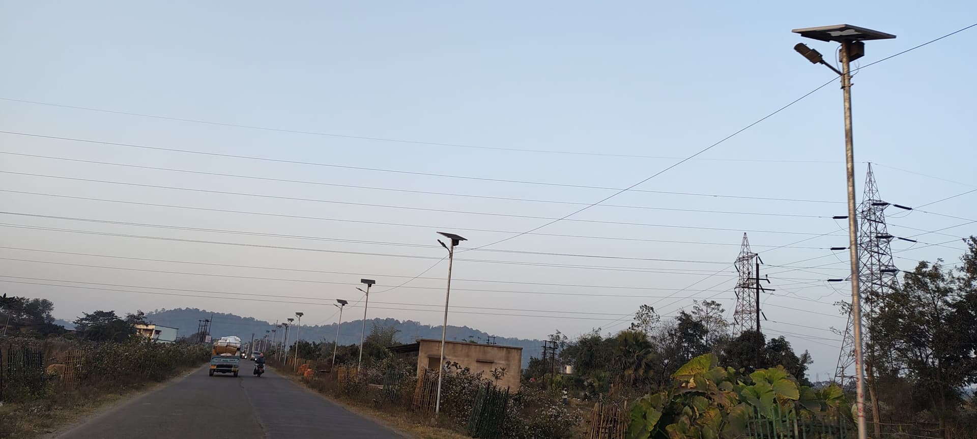 Bokaro News : प्रदूषण से सोलर प्लेट नहीं हो रहे चार्ज, अंधेरे में चंद्रपुरा-बोकारो मार्ग