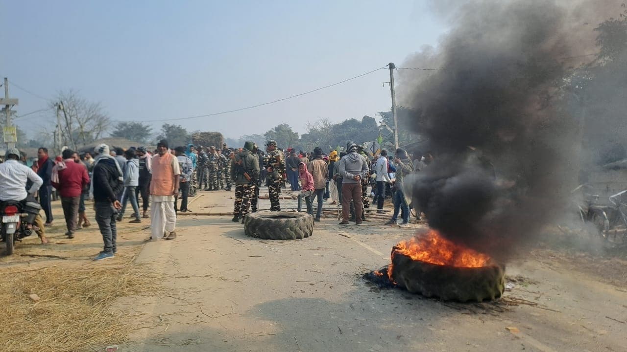 मेजरगंज में पुलिस वाहन की ठोकर से बाइक सवार युवक की मौत