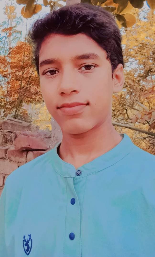 देव-मदनपुर मार्ग पर पलटा सरिया लदा इ-रिक्शा, 11वीं के छात्र की मौत