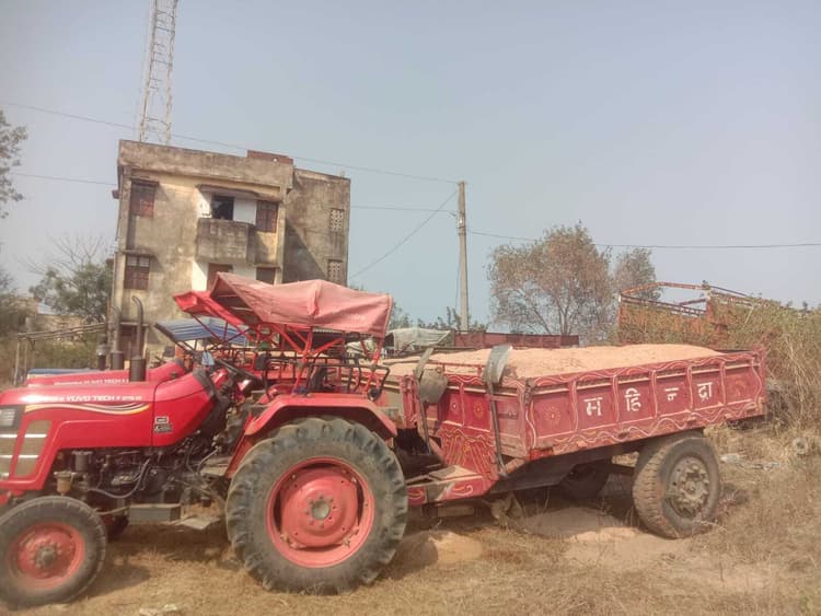 पुलिस ने अवैध बालू लदे दो ट्रैक्टर किया जब्त, मालिक व चालक पर मामला दर्ज