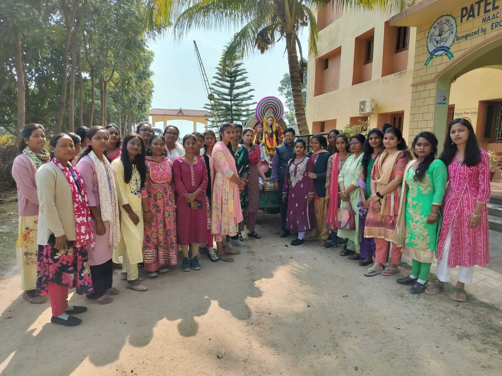 सरस्वती मां को दी गयी विदाई