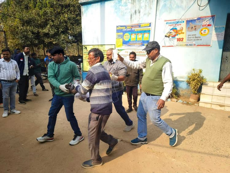 खेलने के दौरान चूल्हे में गिरने से पांच वर्षीया बच्ची की हुई मौत, मचा कोहराम