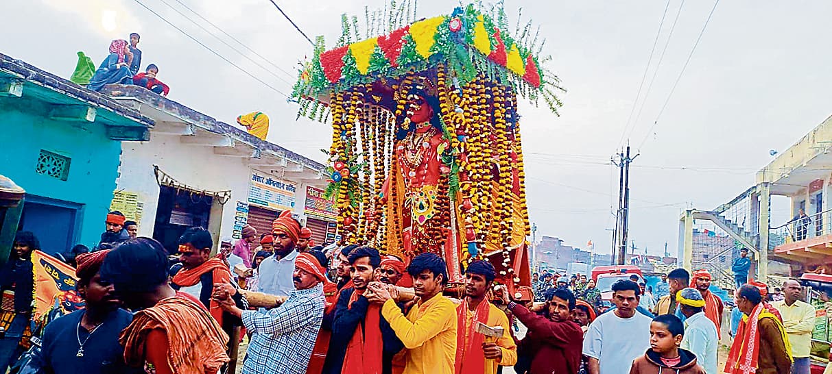 jehanabad News : गड़हनी में बसंत पंचमी पर महावीरी जुलूस शांतिपूर्ण रूप से हुआ संपन्न