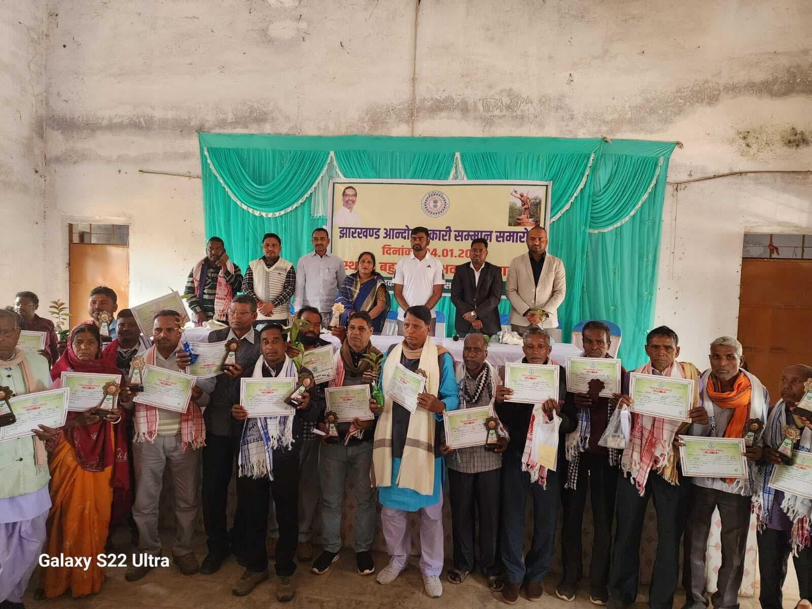Bokaro News : नावाडीह, चंद्रपुरा और बेरमो के झारखंड आंदोलनकारी सम्मानित