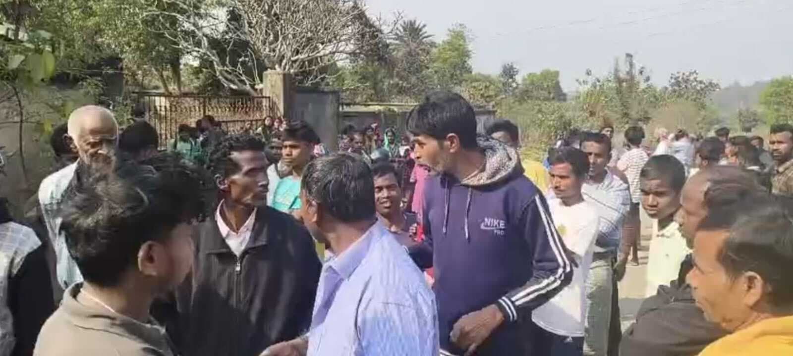 East Singhbhum News : स्कूल में सरस्वती पूजा नहीं होने पर हंगामा, शिक्षकों ने माफी मांगी