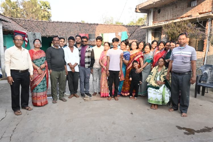 East Singhbhum News : समाज में भाईचारा बढ़ाती है खेलकूद : संजीव