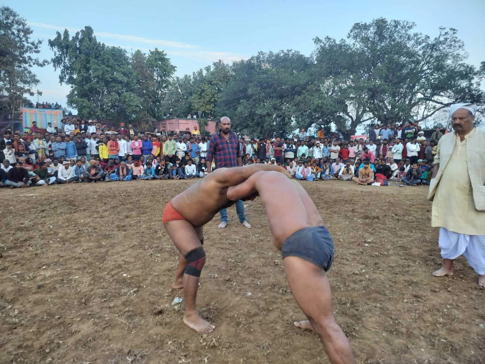 Bhagalpur news हरियाणा के सोनू व झारखंड के राजन कुश्ती के बने संयुक्त विजेता