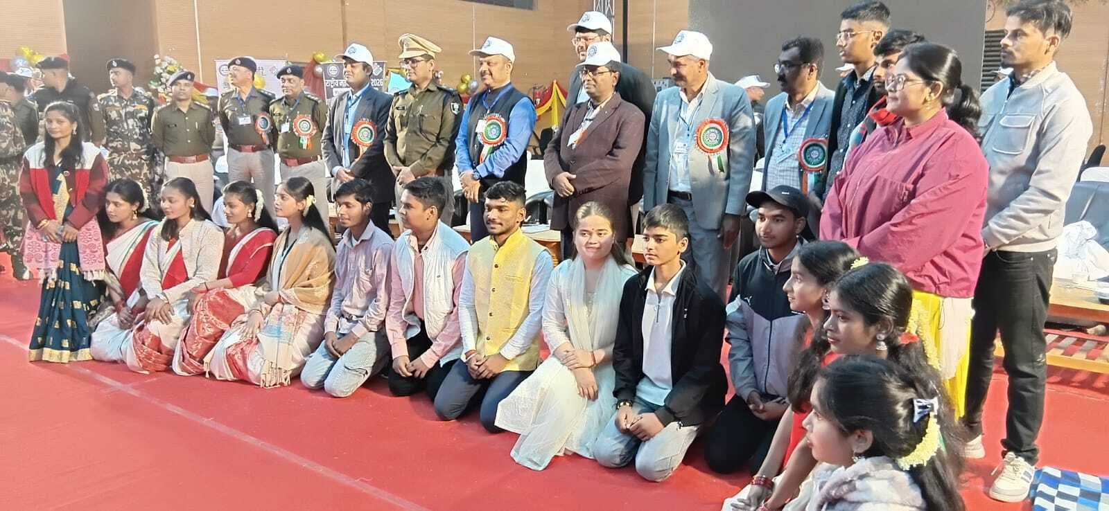 पात्र युवाओं से मतदाता सूची में नाम जुड़वाने का डीएम ने किया आग्रह