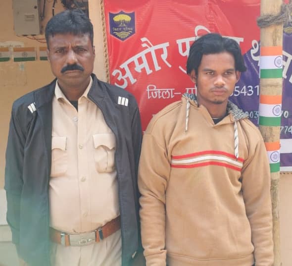 चोरी की बाइक के साथ युवक गिरफ्तार, एक की तलाश में छापेमारी