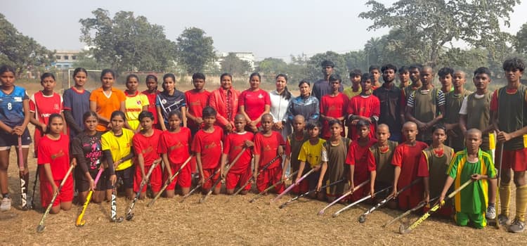 स्टेट गेम्स के लिए गर्ल्स एंड बॉयज हॉकी टीम का ट्रायल संपन्न