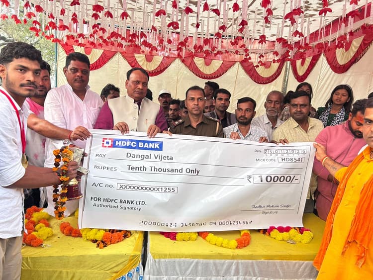 कुटुंबा में वसंत पंचमी पर दंगल प्रतियोगिता, सन्नी सिंह बने विजेता