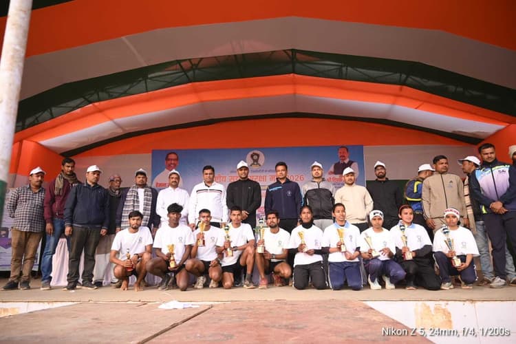 Deoghar News : सड़क सुरक्षा का संदेश लेकर दौड़े युवा, ‘द फैटेलिटी रन’ में उमड़े लोग