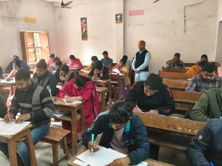 Samastipur News:सरस्वती शिशु मंदिर रोसड़ा में आचार्य चयन परीक्षा संपन्न