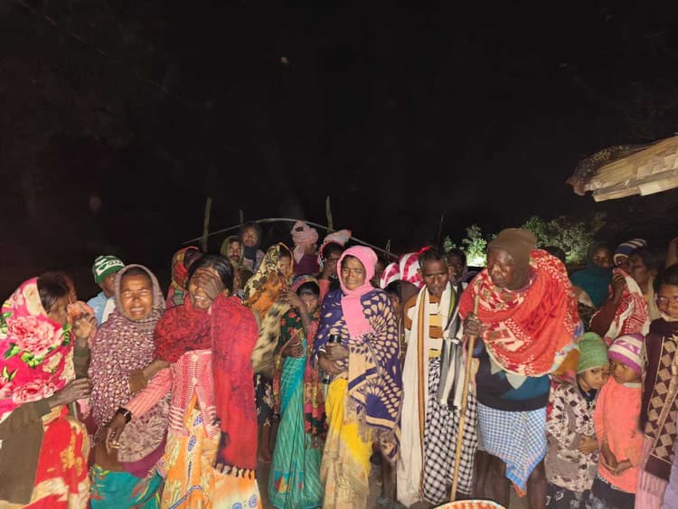 Giridh News :चार दिन के बाद परिजनों को सौंपा गया नक्सली पतिराम का शव, गांव में मातम