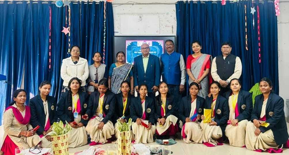 Chaibasa News : सेवा और व्यक्तित्व विकास पर जोर