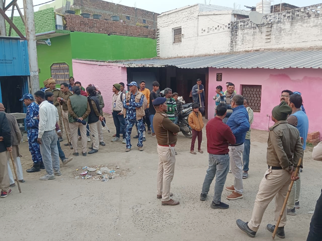 उचकागांव में नल-जल योजना के मोटर रूम से हटाया गया कब्जा