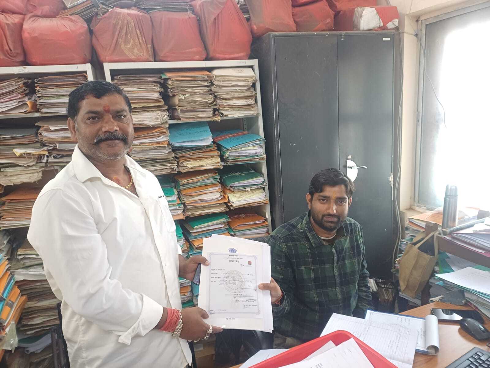 Deoghar News : मेयर के 12 तो पार्षद पद के 122 दावेदारों ने कटवायी नाजिर रसीद, पहले दिन एक भी नामांकन नहीं