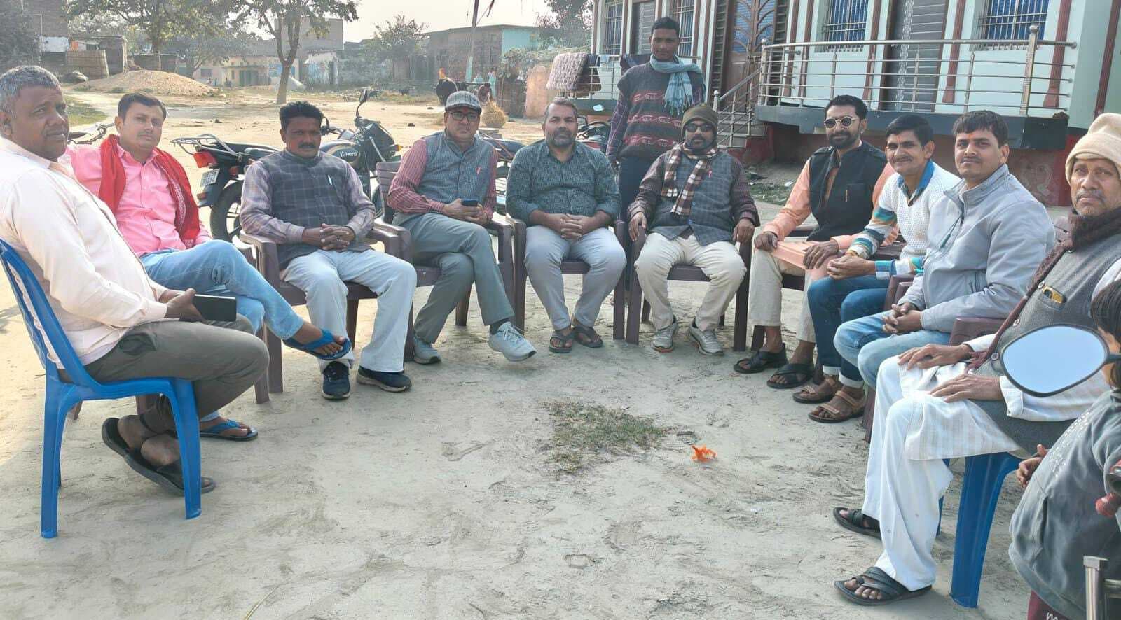 दिघवा दुबौली में कल लगाया जायेगा रोगमुक्त योग शिविर, हुई बैठक