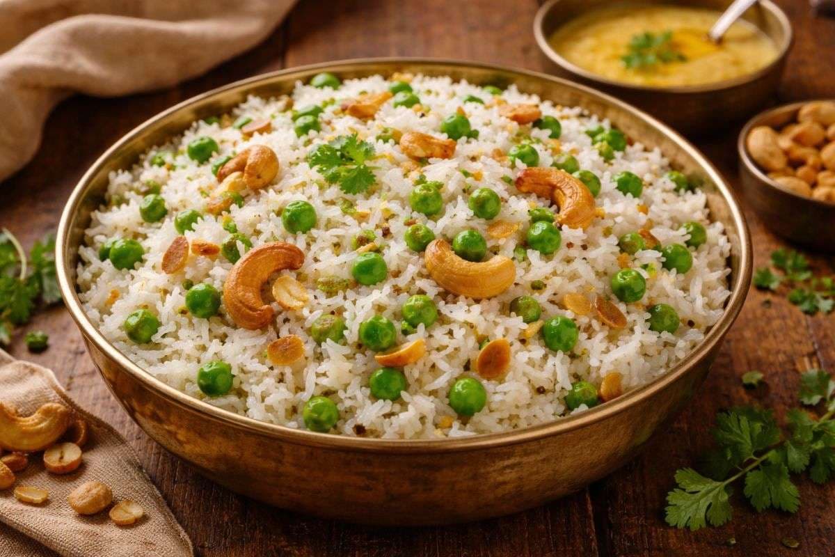 Ghee Matar Rice Recipe: घर आए मेहमानों को खिलाएं घी मटर राइस, खास मौके के लिए खास स्वाद