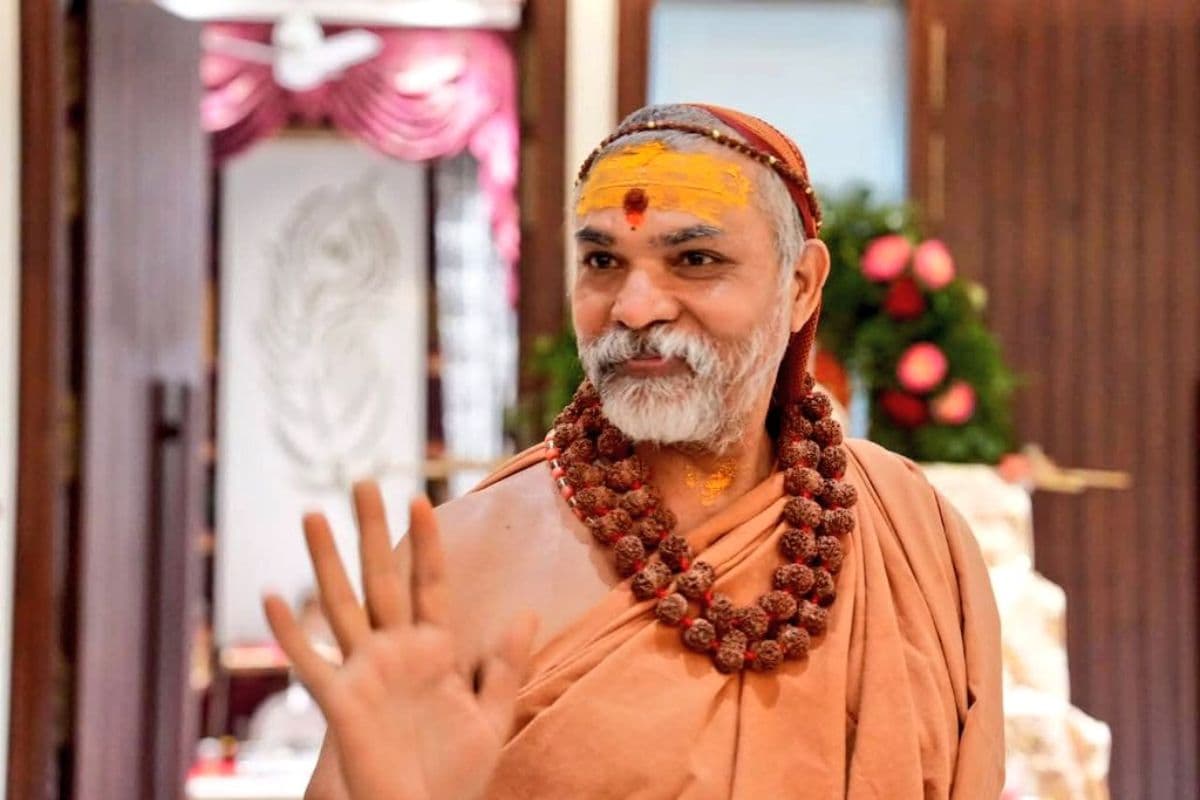 स्वामी अविमुक्तेश्वरानंद और उनके शिष्य के खिलाफ POCSO Act के तहत FIR दर्ज, यौन शोषण का है आरोप