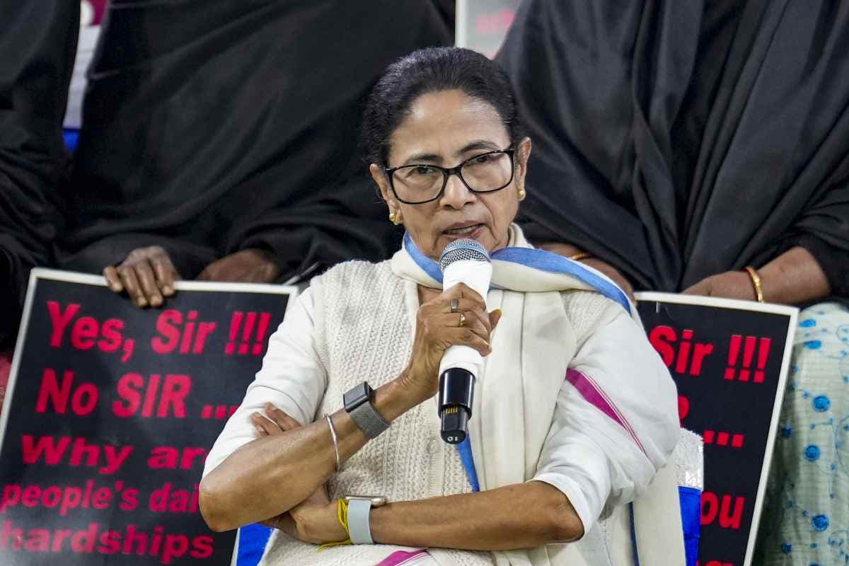 एसआईआर के खिलाफ याचिका पर होगी सुनवाई, ममता बनर्जी पहुंची सुप्रीम कोर्ट