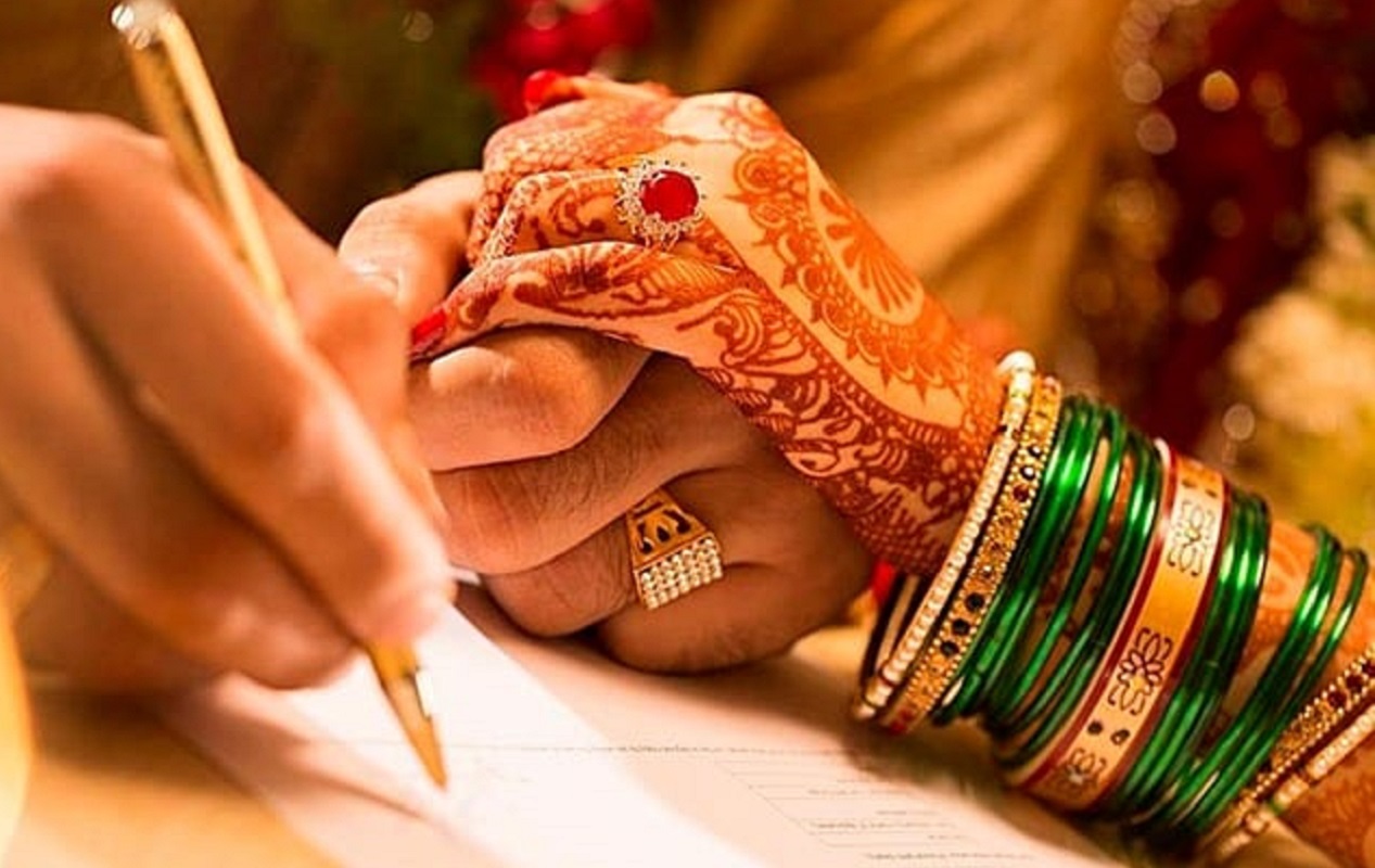 बंगाल में बढ़ा कोर्ट मैरेज का क्रेज, 2025 में पंजीकृत हुए एक लाख से अधिक दंपति