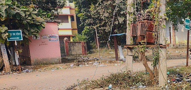 कम ऊंचाई पर लगे ट्रांसफार्मर से दुर्घटना का खतरा