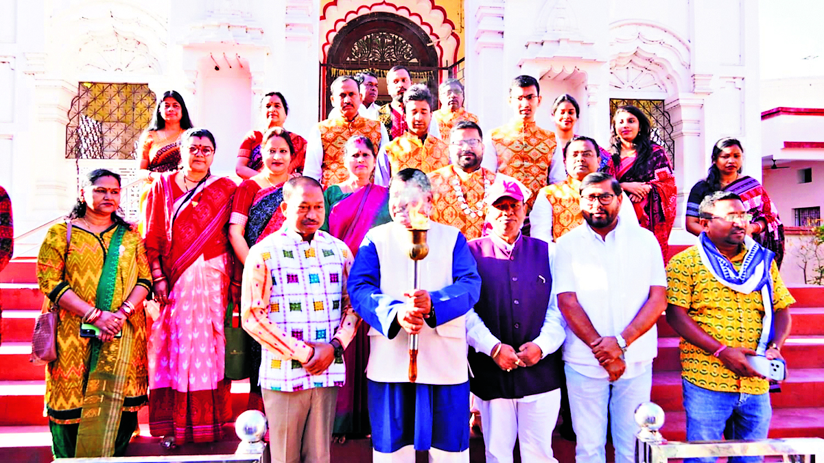 Sundergarh News:  सांस्कृतिक शोभायात्रा के साथ शुरू हुआ सुंदरगढ़ जिला महोत्सव ‘जातरा-2026’