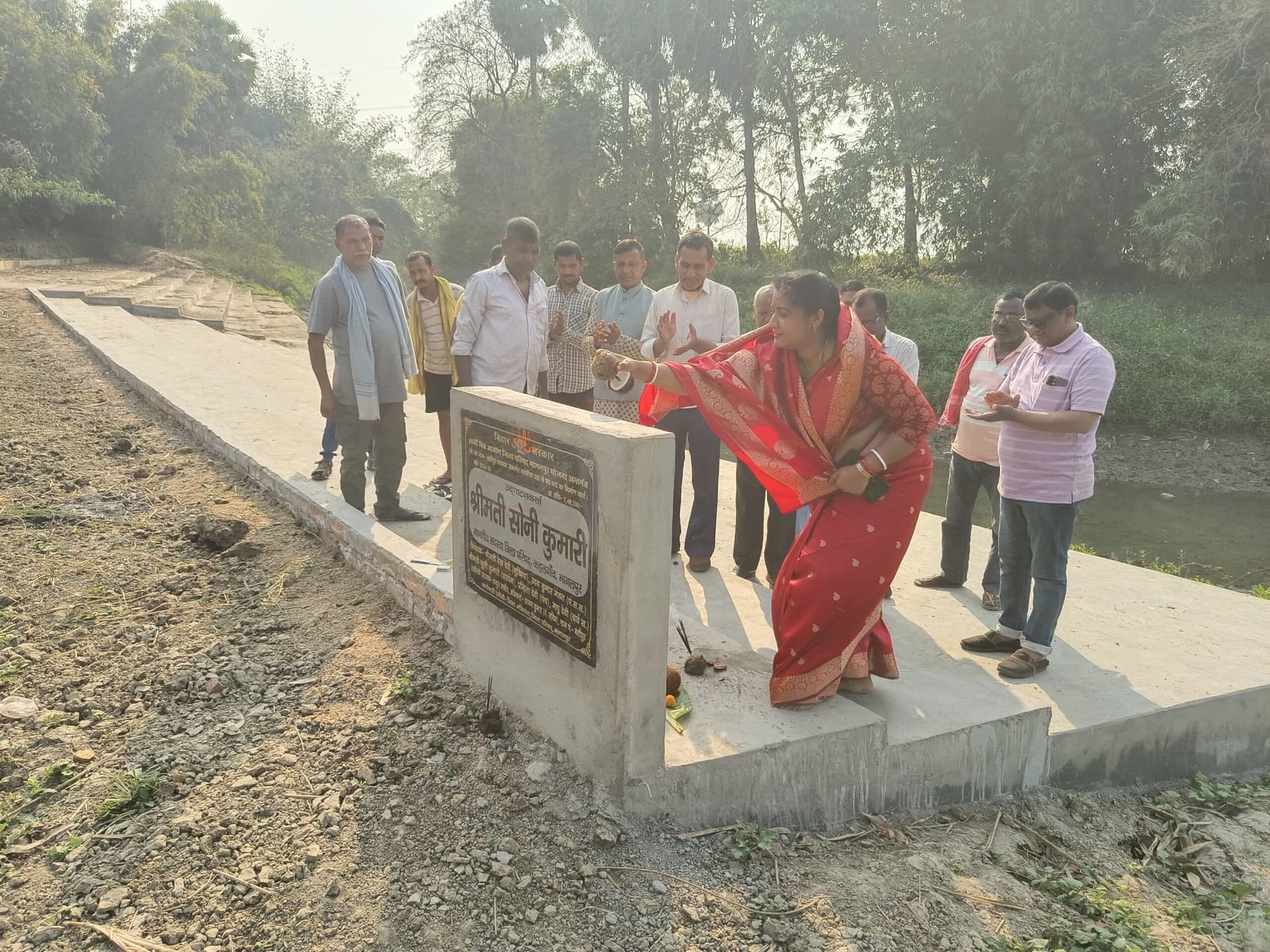 Bhagalpur news जिप सदस्या ने 26.50 लाख की योजनाओं का किया उद्घाटन