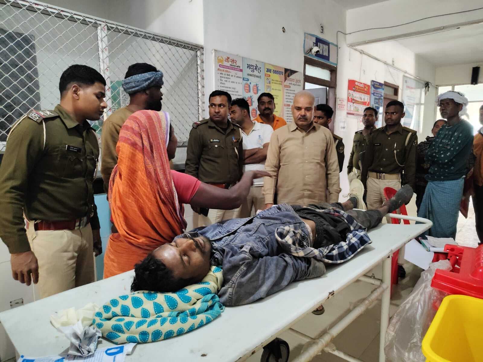 सड़क किनारे मिले घायल युवक की मौत से सनसनी