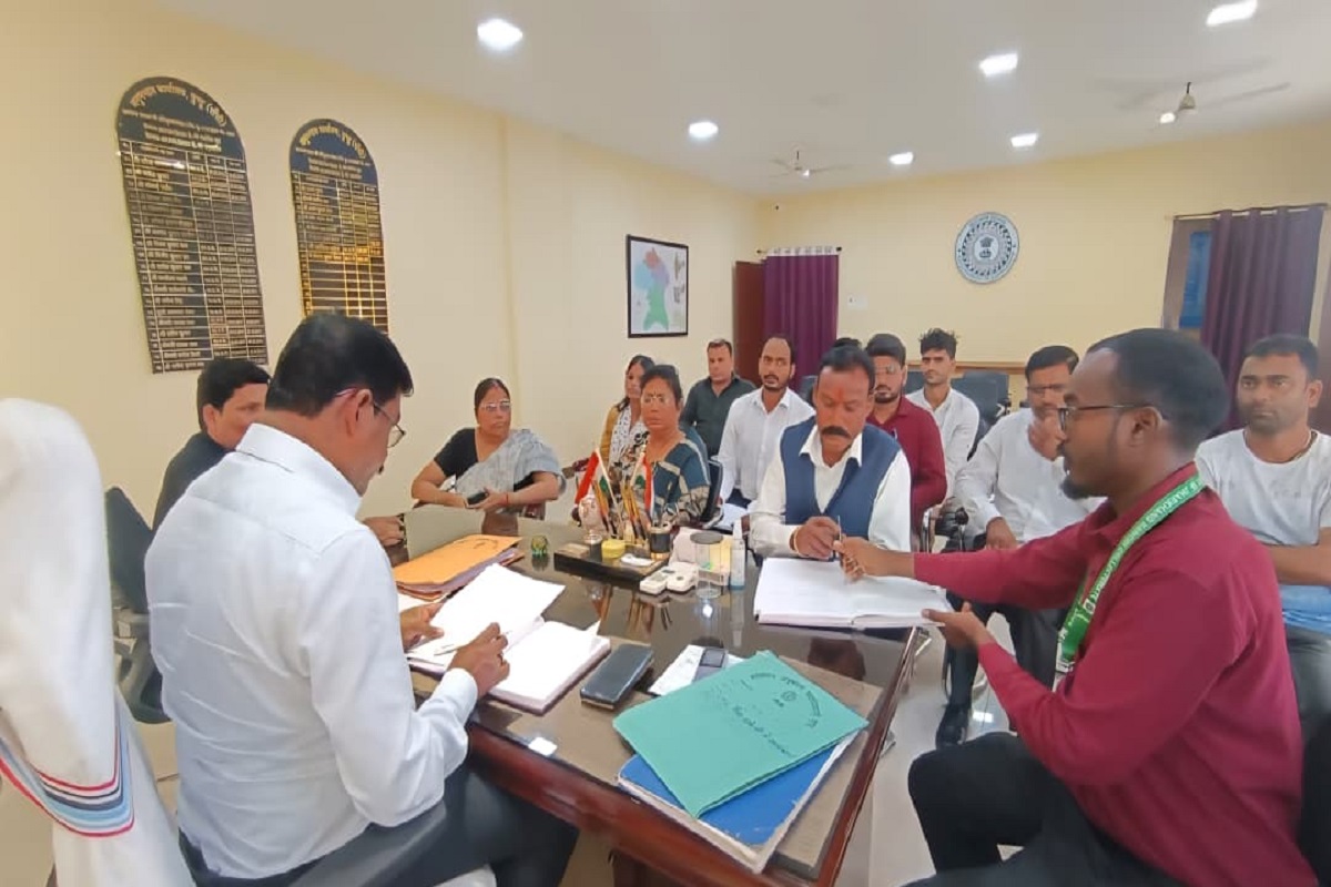 रांची में बुंडू की गैस एजेंसियों का एसडीएम का सख्त निर्देश, ग्राहकों को सिलेंडर देने में न हो कमी