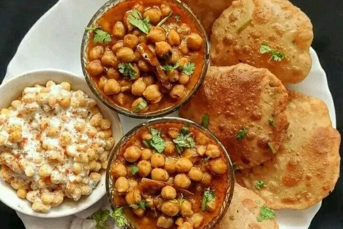 Punjabi Chole with Moong Dal Poori Recipe by Sanjeev Kapoor