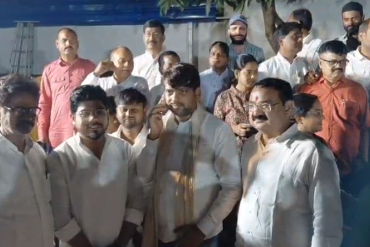 धनबाद डिप्टी मेयर के लिए ‘आर-पार’: अरुण चौहान बनाम मेनका सिंह में कौन मारेगा बाजी? ‘नंबर गेम’, शुरू