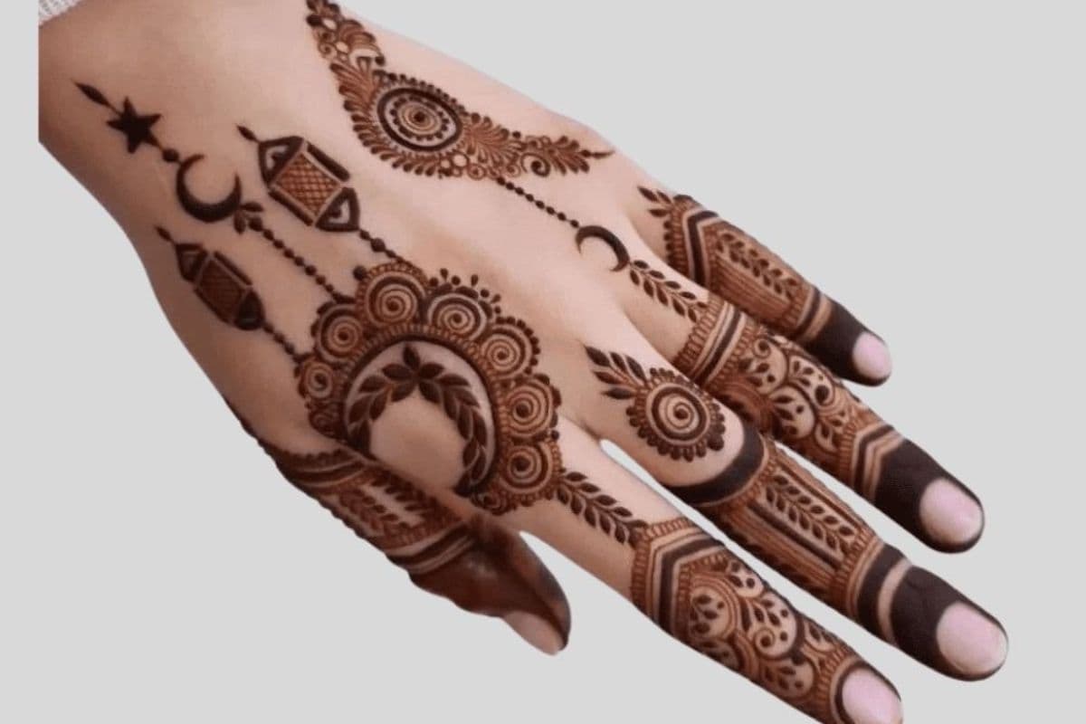 Jhumka Style Minimal Mehndi Design Ideas