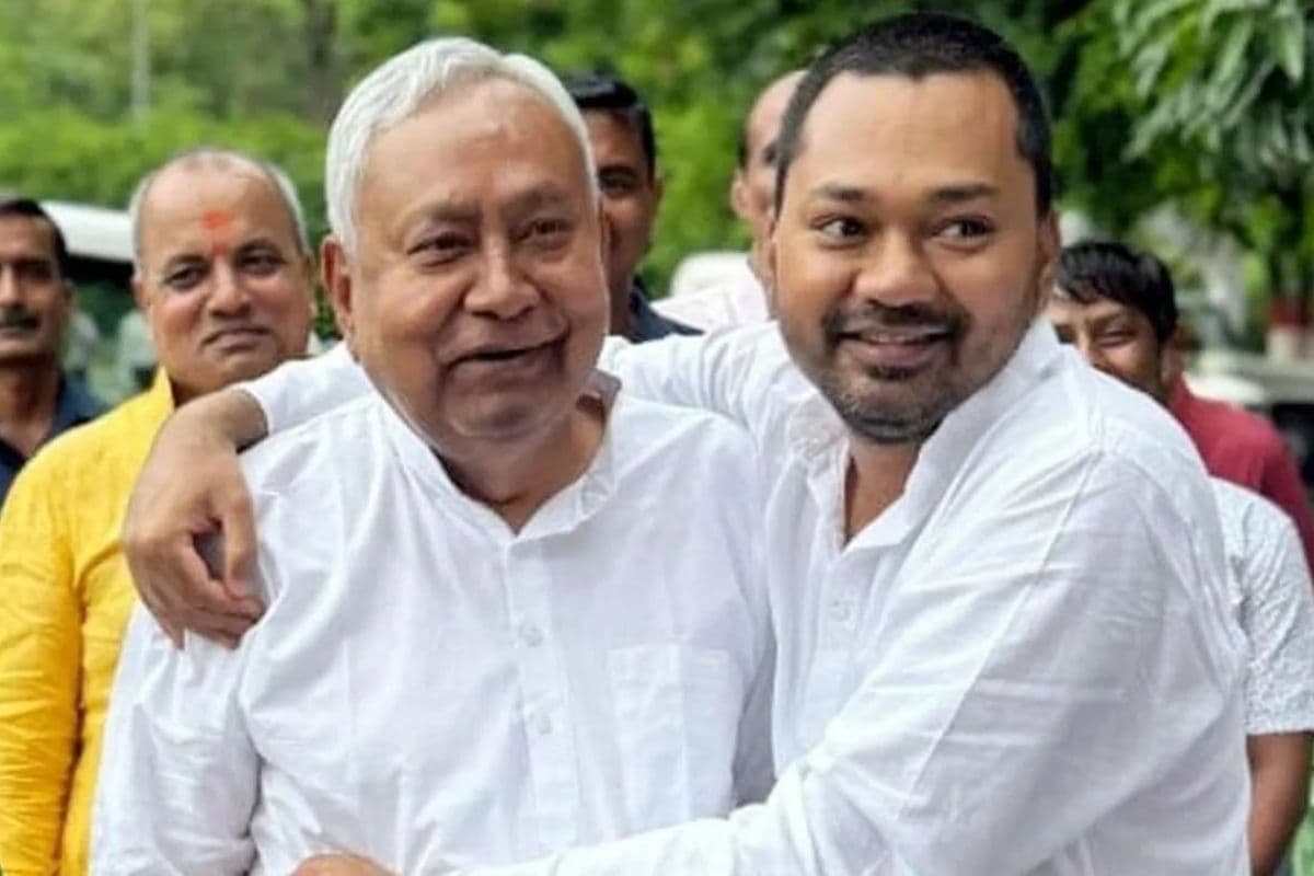 रविवार दोपहर 1 बजे एक्टिव पॉलिटिक्स में उतरेंगे निशांत कुमार, जेडीयू दफ्तर में तैयारी तेज