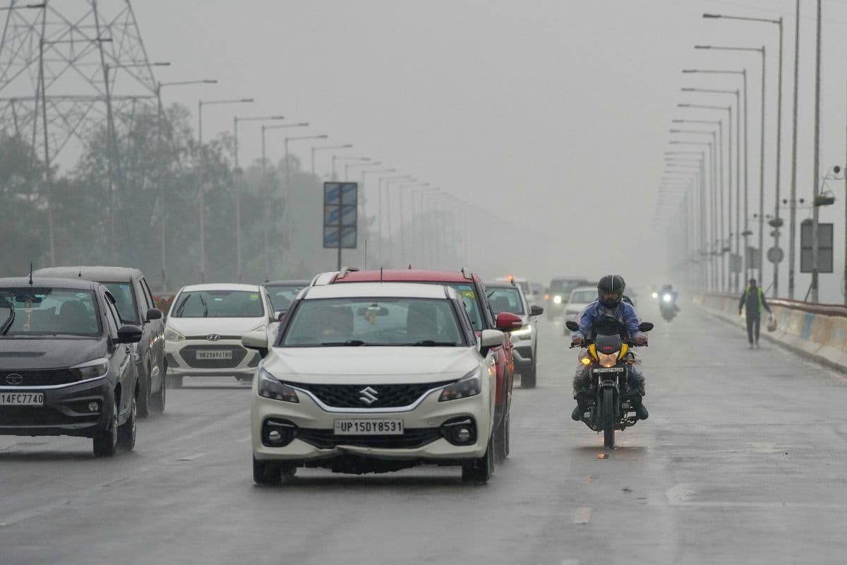 अगले 48 घंटों में भारी बारिश, गरज-चमक के साथ पड़ेंगे छींटे, 60 KMPH की रफ्तार से तूफानी हवा
