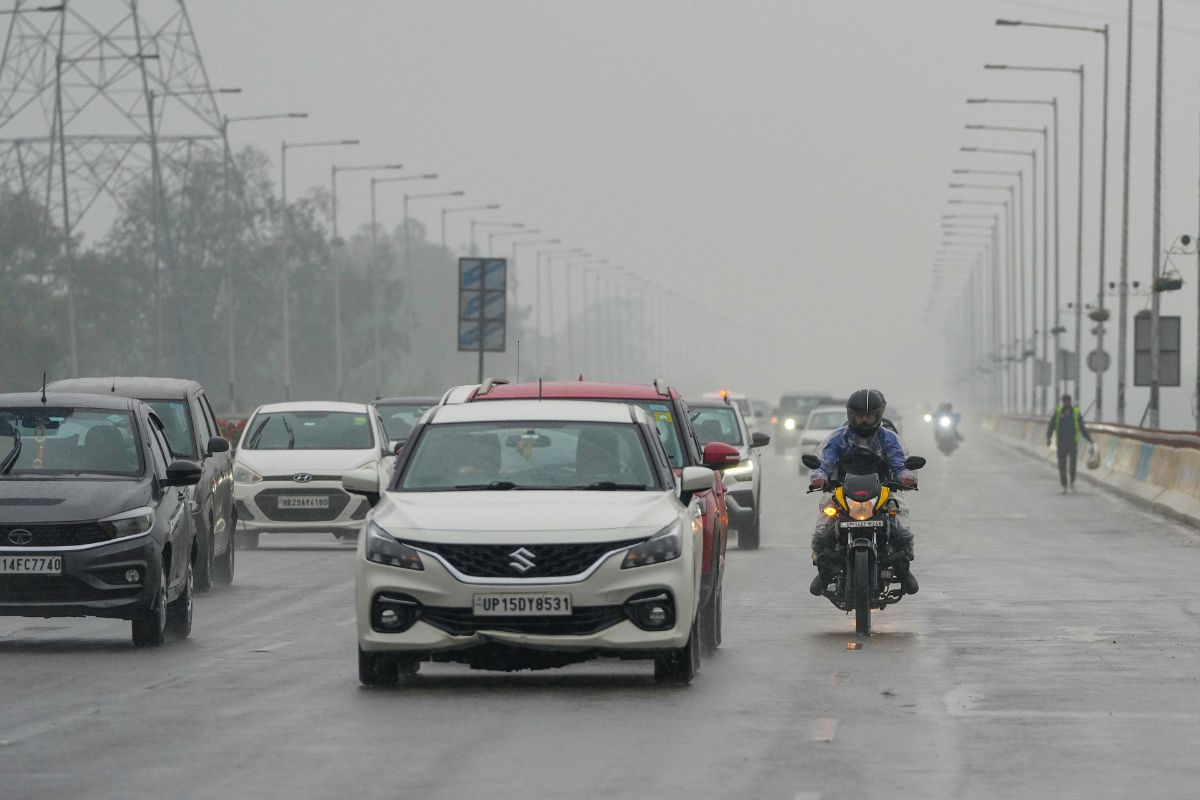 पश्चिमी विक्षोभ के कारण बदला मौसम, उत्तर भारत में बारिश और बर्फबारी, कई राज्यों में पड़े ओले