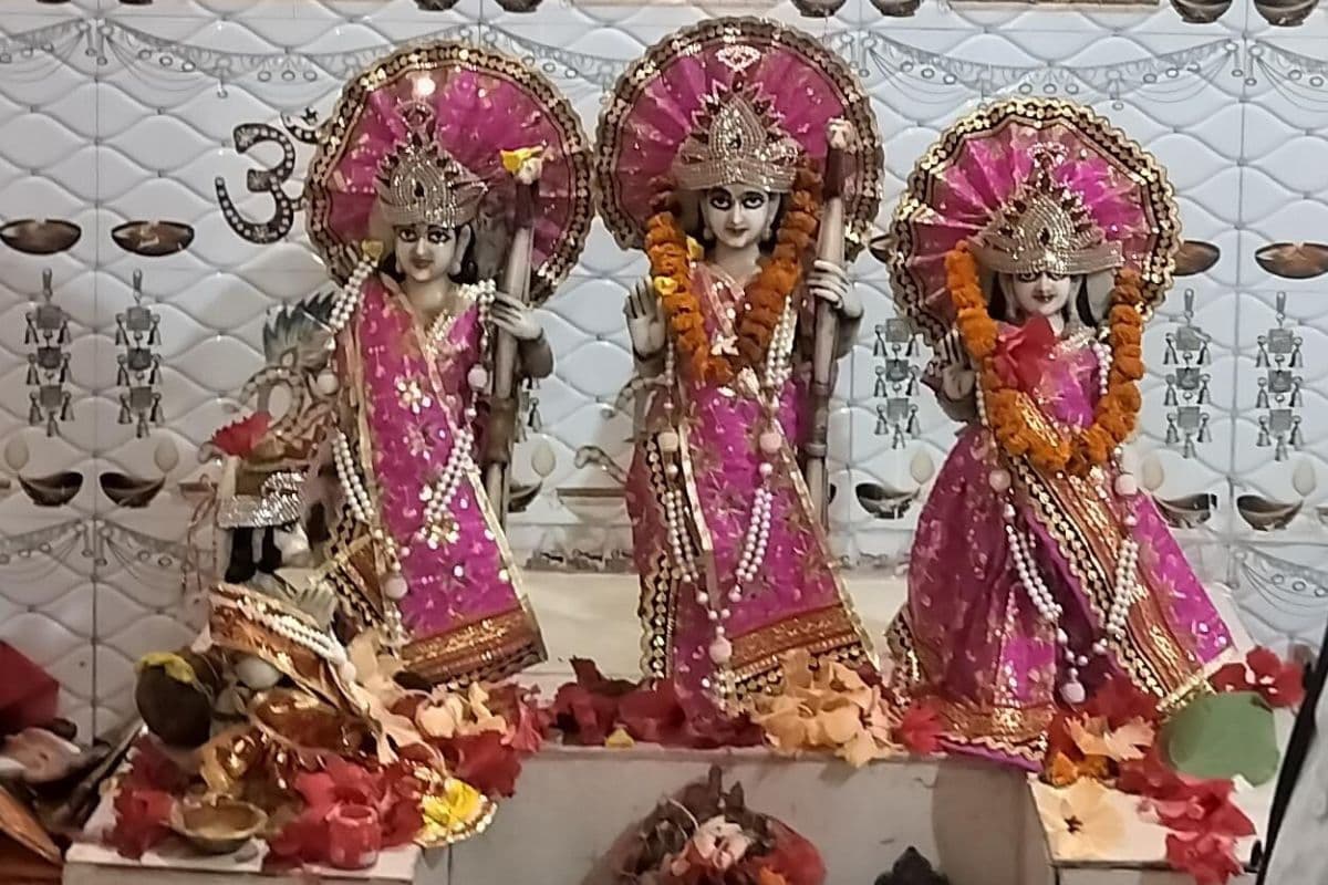 मंदिर में स्थापित श्रीराम, जानकी और लक्ष्मण की प्रतिमाएं