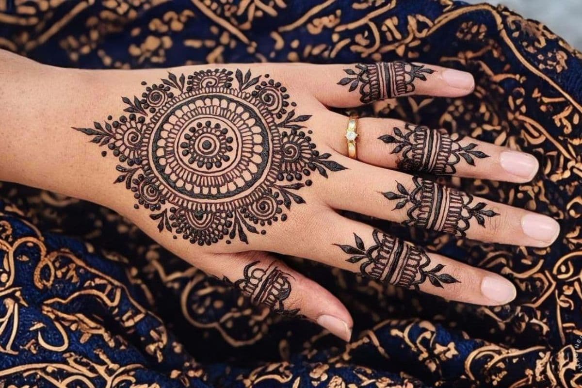 Royal Mandala Style Gol Tikki Henna