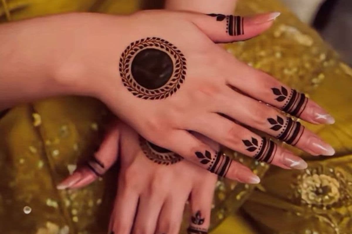 Simple Gol Tikki Mehndi Designs